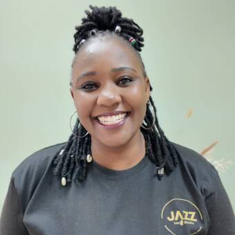 Dorcas, Hair Dresser at Jazz Loc Studio